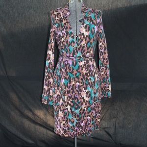 Diane von Furstenberg 100% silk classic wrap dress size 6